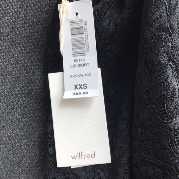 Black lace skirt - Picture 2 of 3